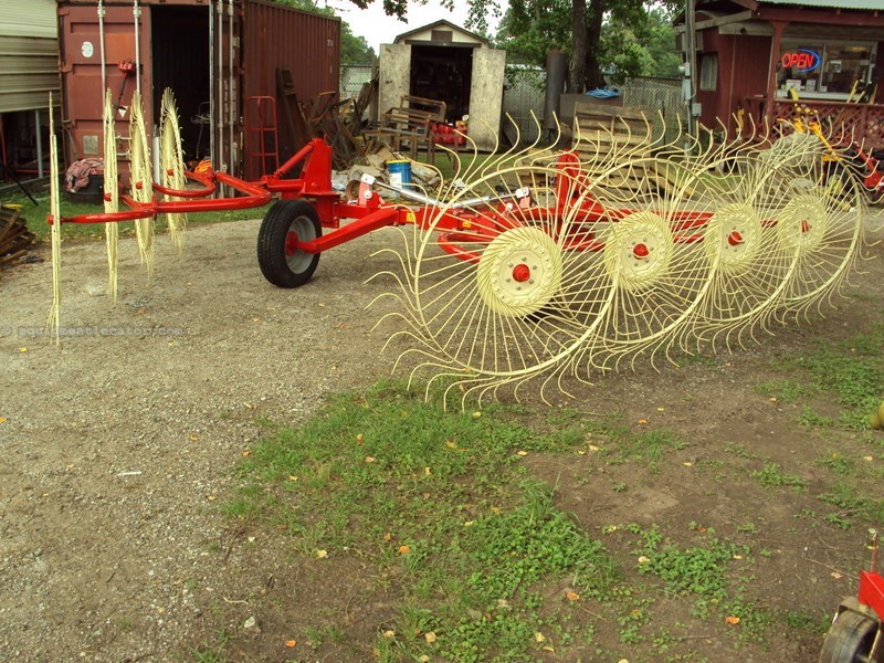 Enorossi Carted Wheel Rake