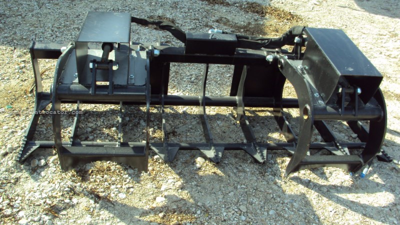 Lucas 7' twin cyl. Grapple with skid steer quick connect