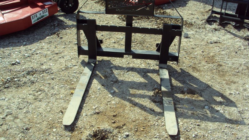 Lucas Euro / Global quick connect pallet forks