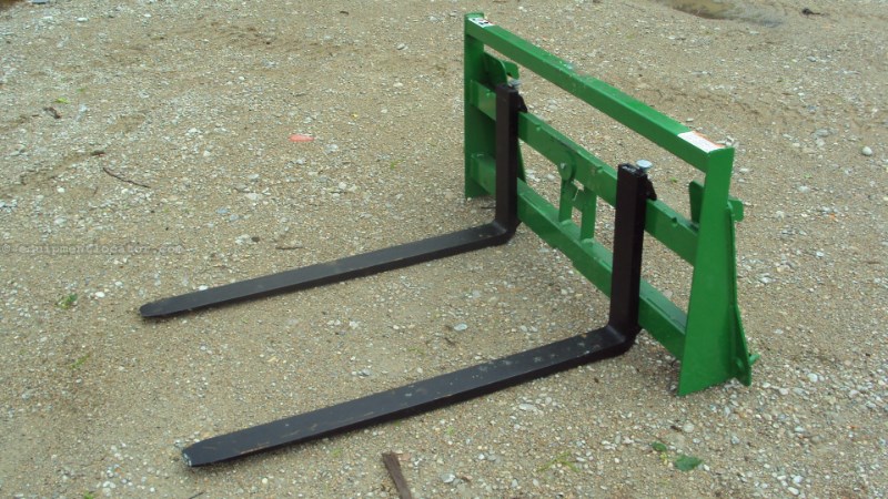 Premier compact tractor pallet forks for John Deere tracto