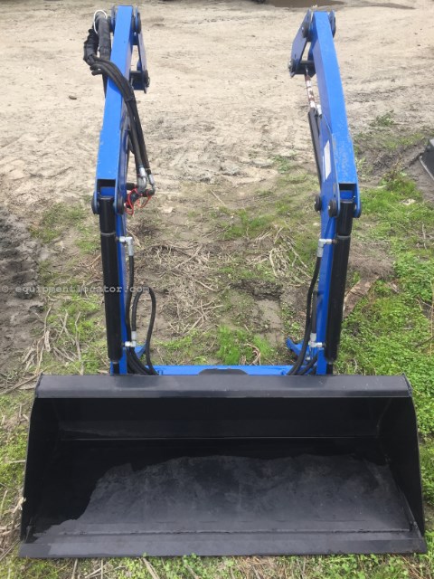 2012 New Holland 235TL FOR BOOMER 24