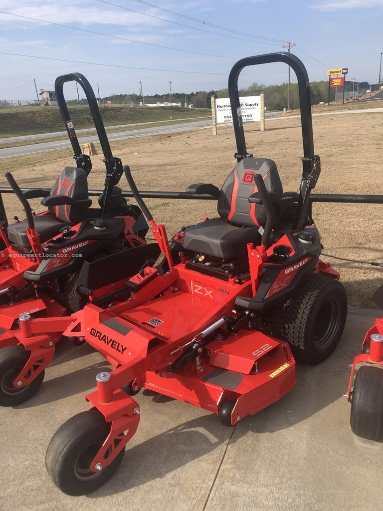 2022 Gravely PRO-TURN ZX52