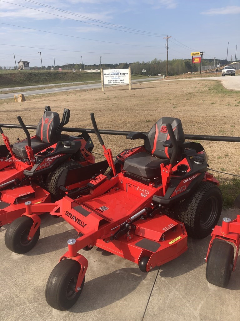 2022 Gravely PRO-TURN ZX60