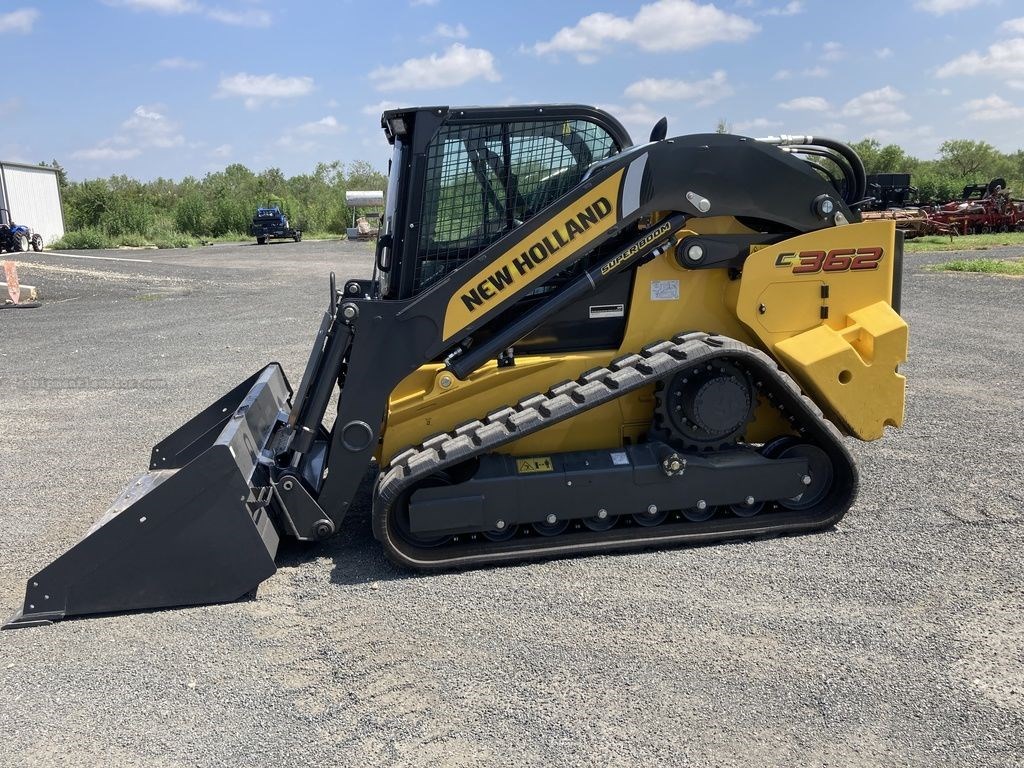 2023 New Holland Compact Track Loaders C362