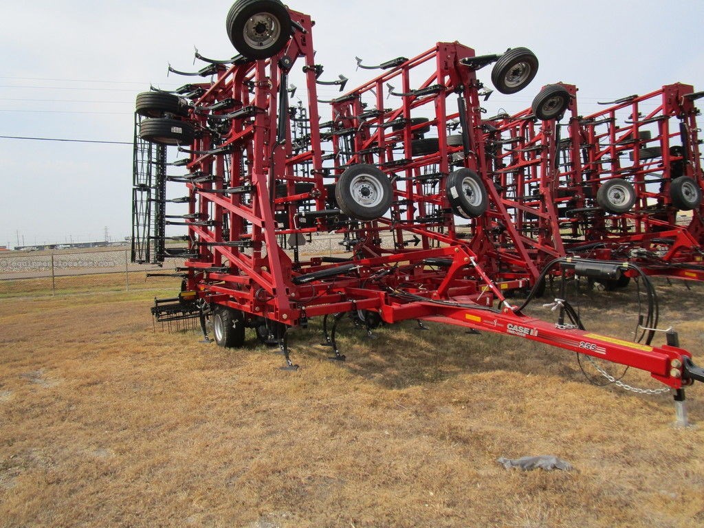 2023 Case IH Tiger-Mate™ 255-Double Fold 55 ft. 10 in.(17 m)