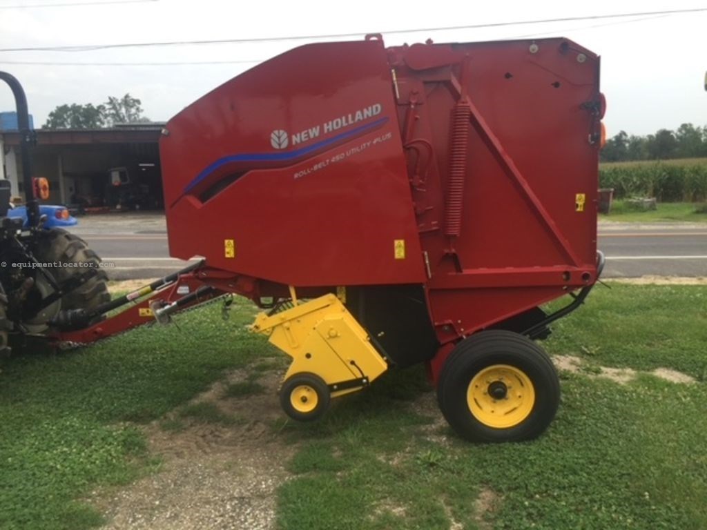 2023 New Holland Roll-Belt™ Round Balers 450 Utility PLUS
