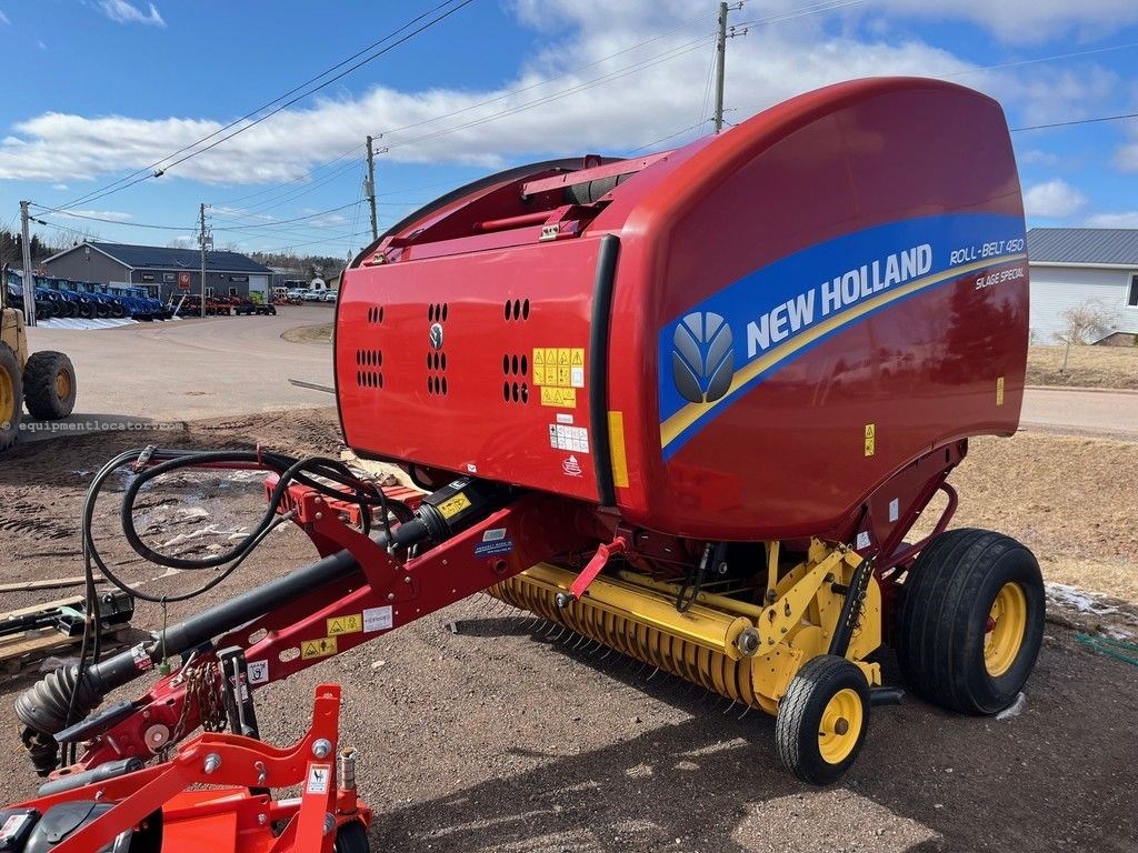 2019 New Holland Roll-Belt™ Round Balers 450 Utility